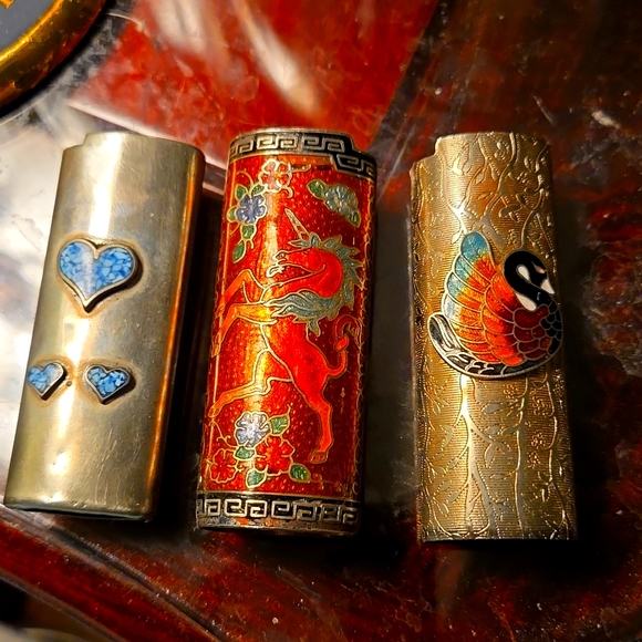 Set of 3 VINTAGE LIGHTER COVERS SILVER TONE & ENAMELED FITS REGULAR BIC LIGHTERS - Picture 1 of 9